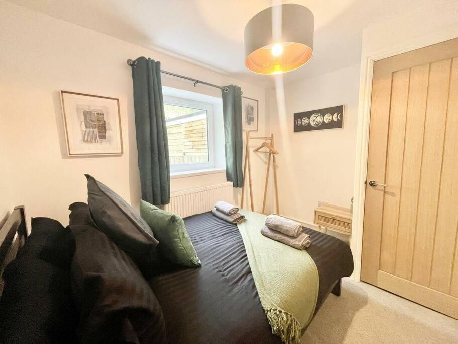 Cozy & Spacious 3-Bedroom Home By Tailored Accommodation Swansea Exterior foto